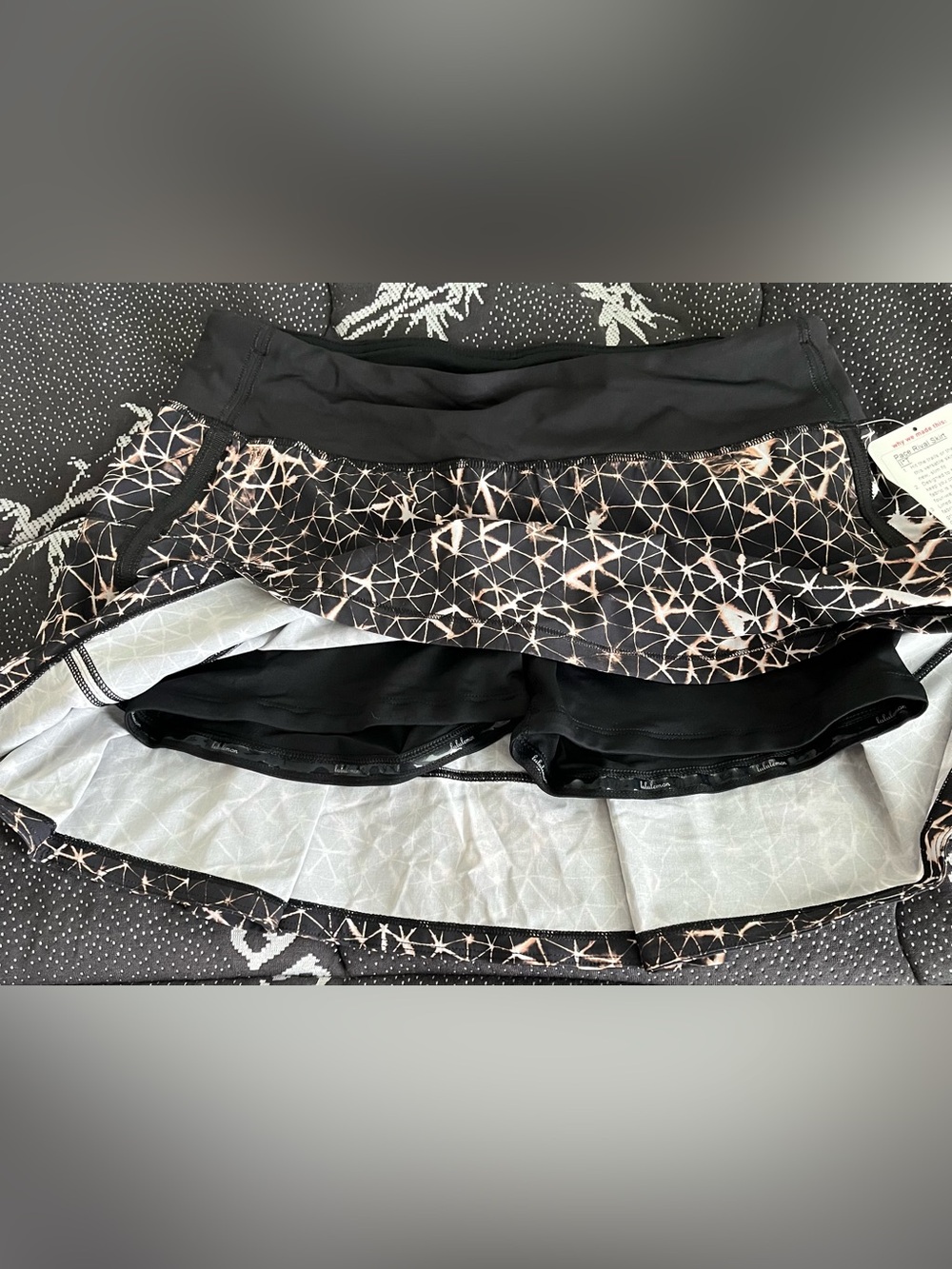 Lululemon Black Geometric Print Skirt - Picture 2 of 6